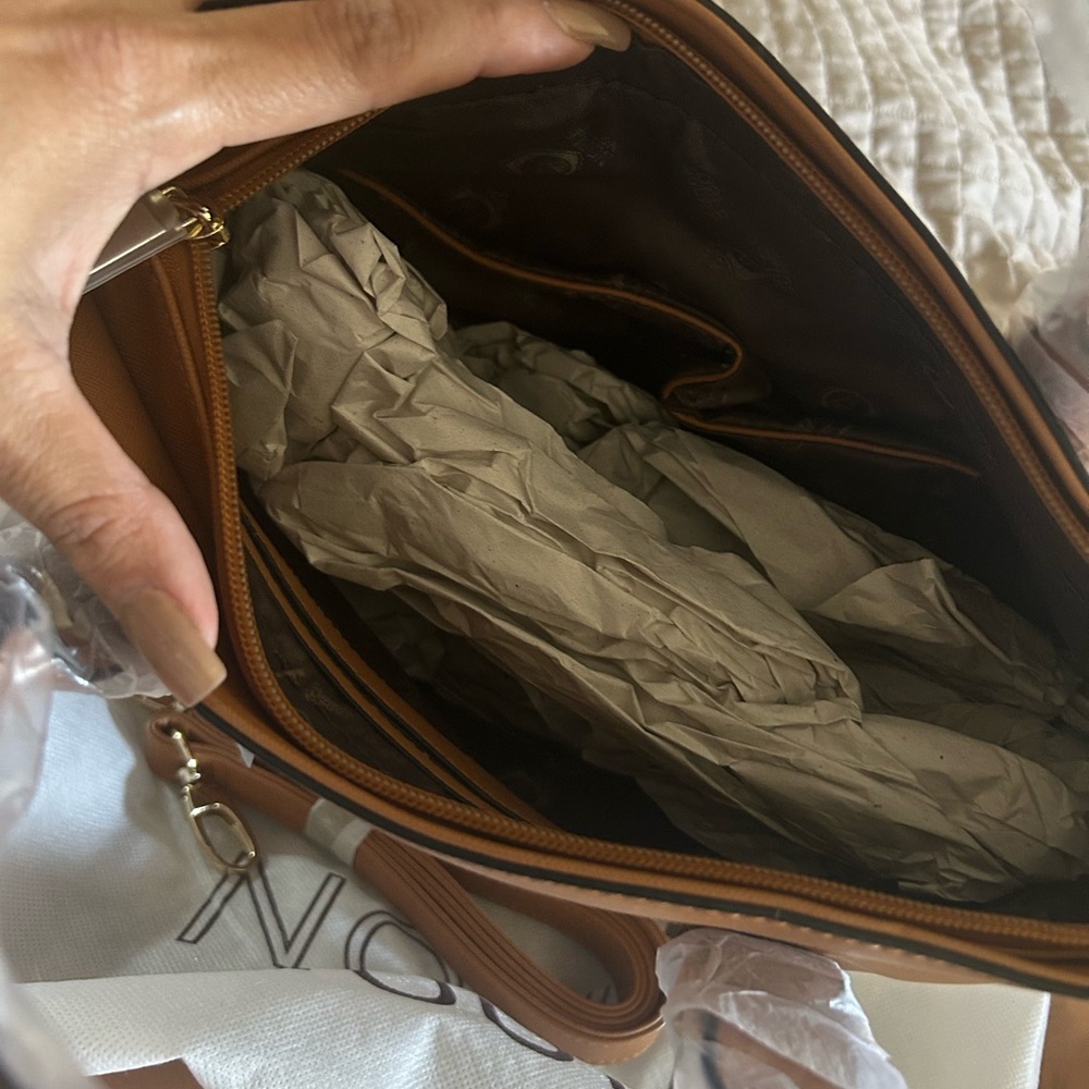 Noble Mount Handbag